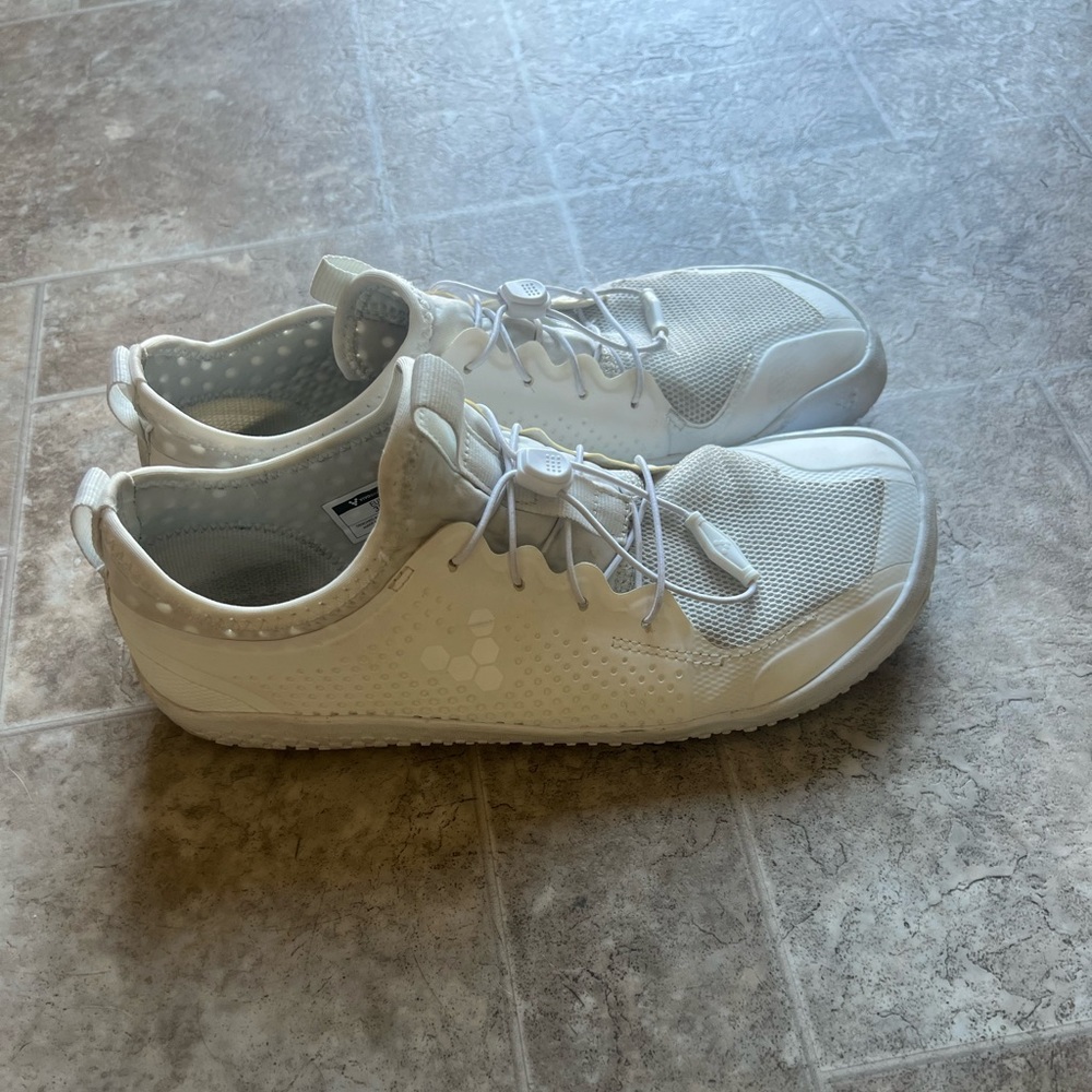 Vivo Barefoot Shoes white